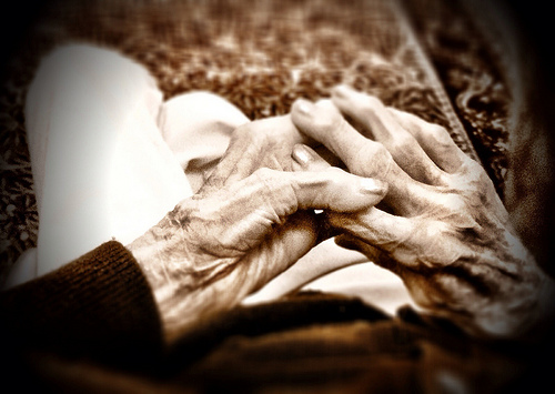 "It ought to be lovely to be old To be full of the peace that comes with experience And wrinkled ripe fulfillment" D. H. Lawrence, de BendingSelf, al Flickr