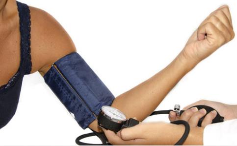 7 Must-Do Routine Checkups All Women Should Undergo - Blood Pressure, de UrbaneWomenMag, al Flickr